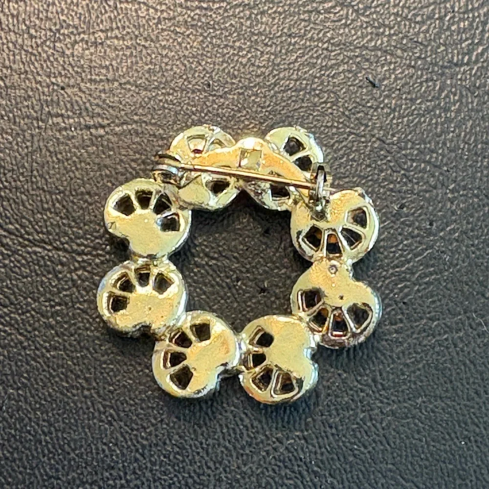 Vintage Gold Toned Pin/Brooch Circle Design